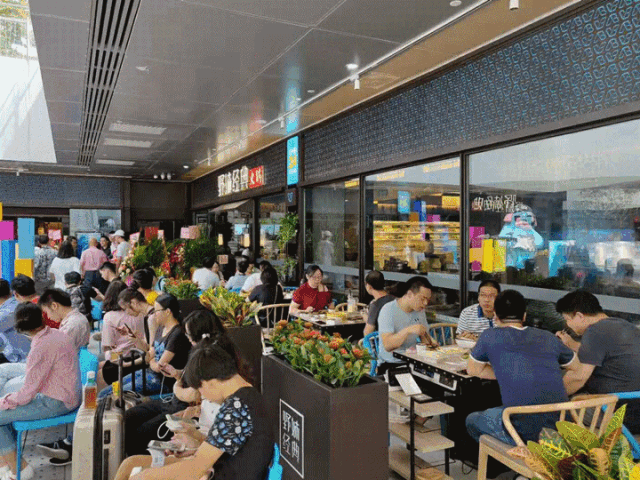 1542786345300576.gif 640.gif